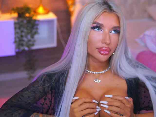 JuicyJessye webcam