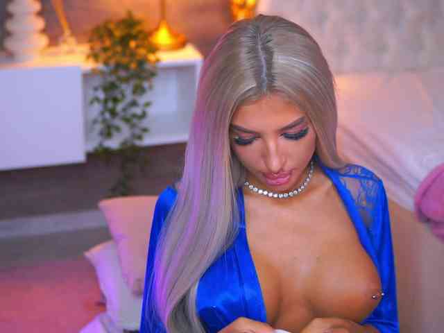 JuicyJessye webcam