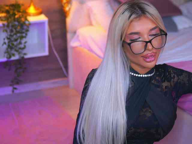 JuicyJessye webcam