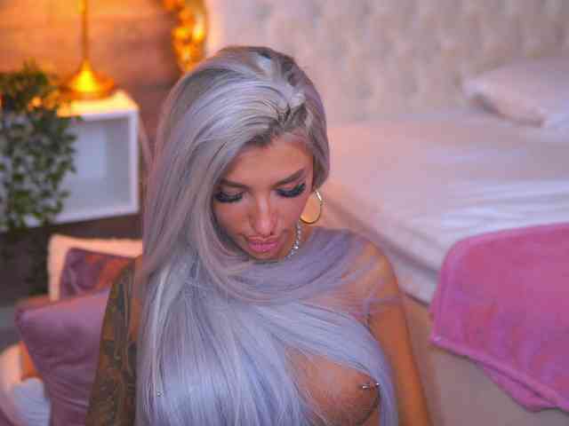 JuicyJessye webcam