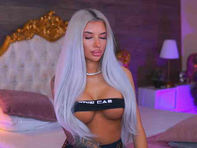JuicyJessye webcam