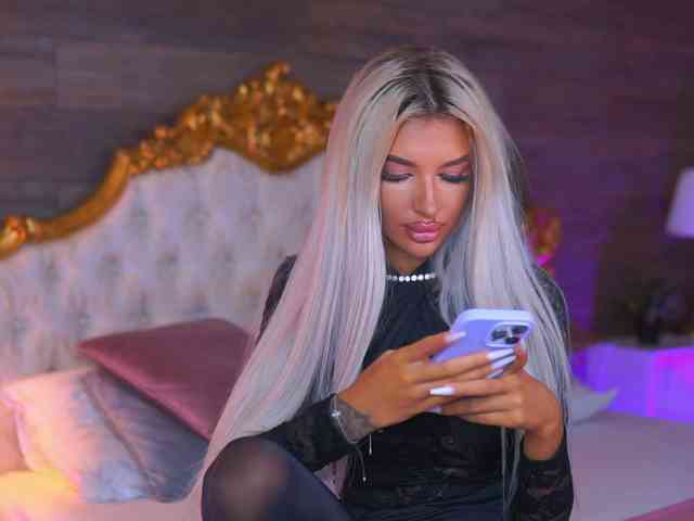 JuicyJessye webcam