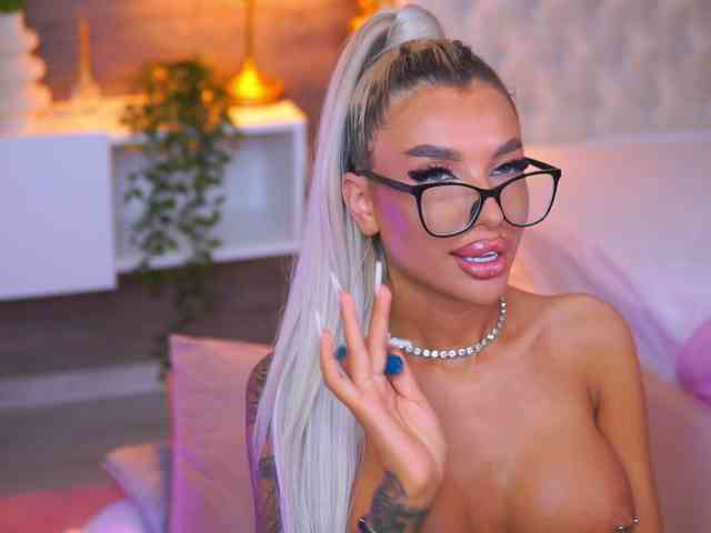 JuicyJessye Sex Cam Show