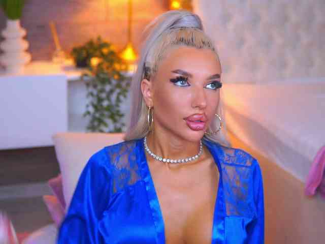 JuicyJessye webcam