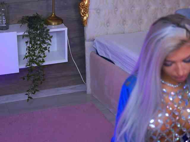 JuicyJessye webcam