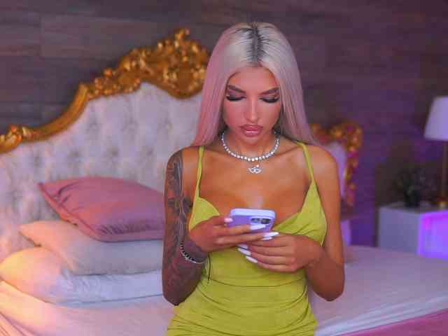 JuicyJessye webcam