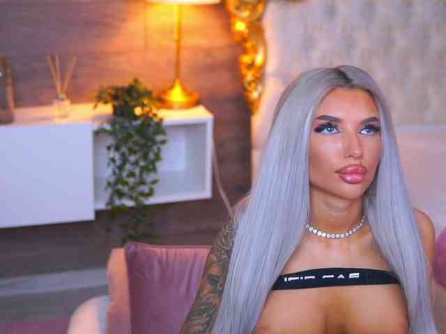 JuicyJessye webcam