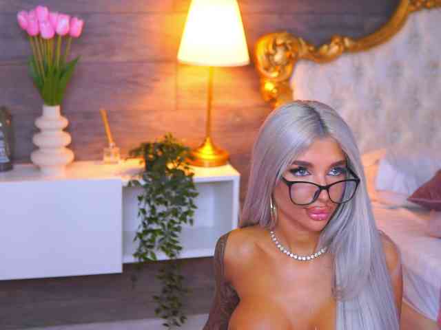 JuicyJessye webcam