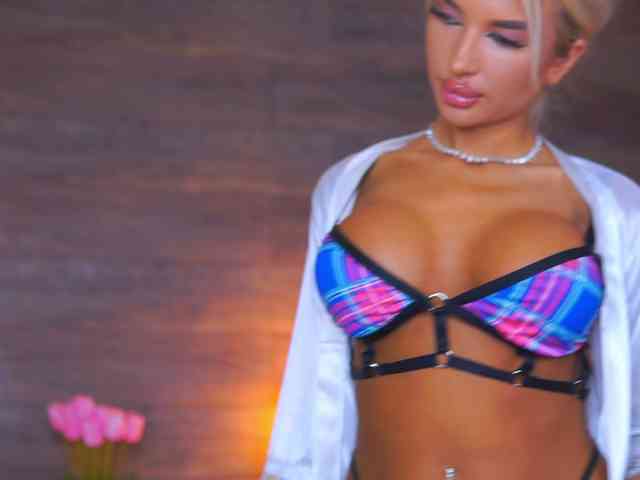 JuicyJessye webcam