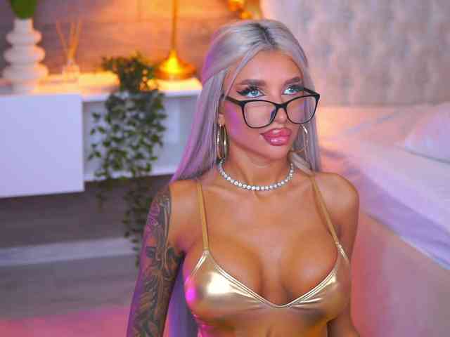 JuicyJessye webcam