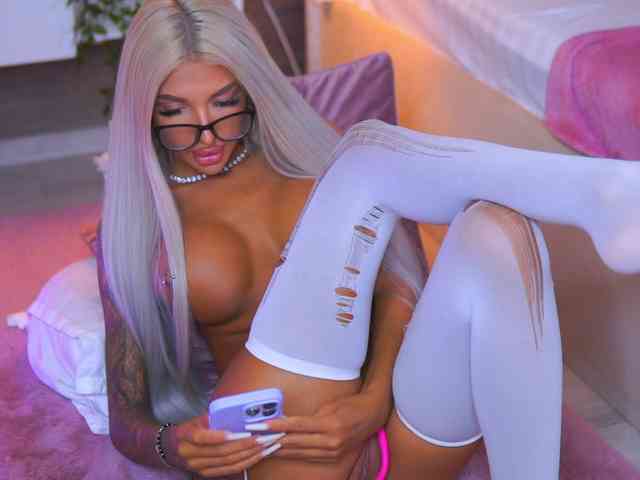 JuicyJessye webcam