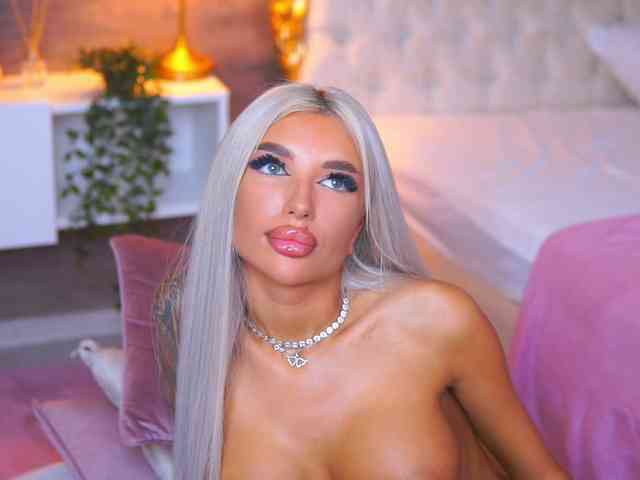 JuicyJessye webcam
