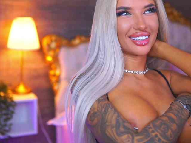 JuicyJessye webcam