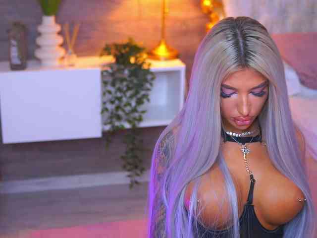 JuicyJessye webcam