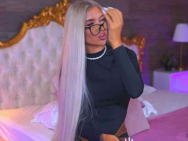 Model: JuicyJessye