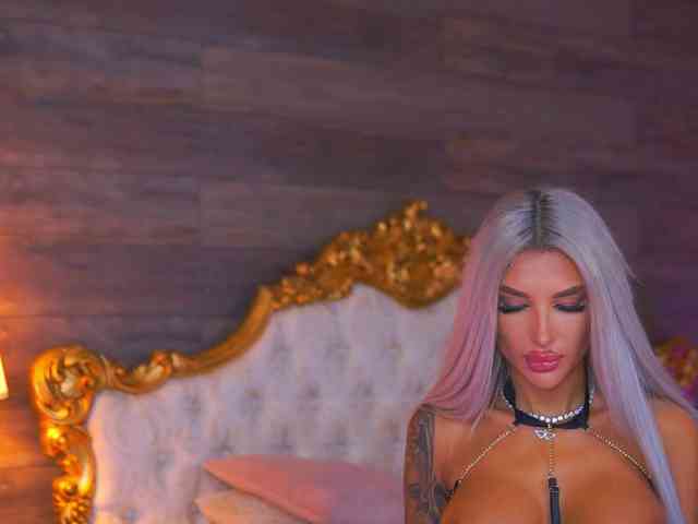 JuicyJessye webcam