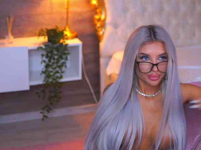 JuicyJessye webcam