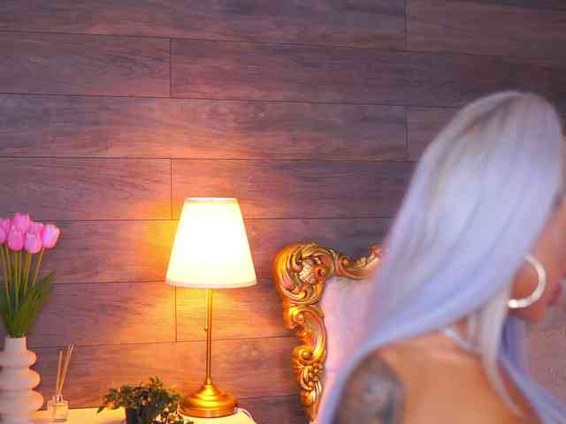 JuicyJessye webcam