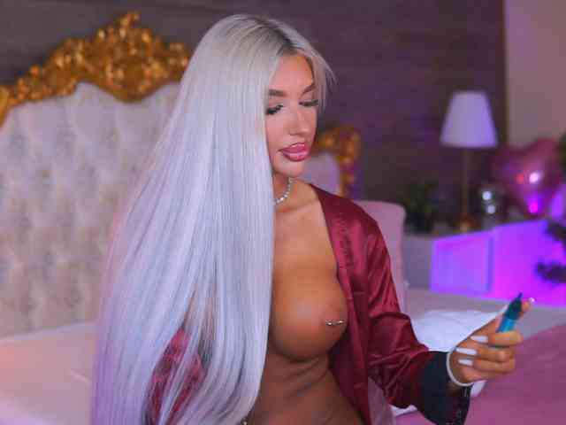 JuicyJessye webcam