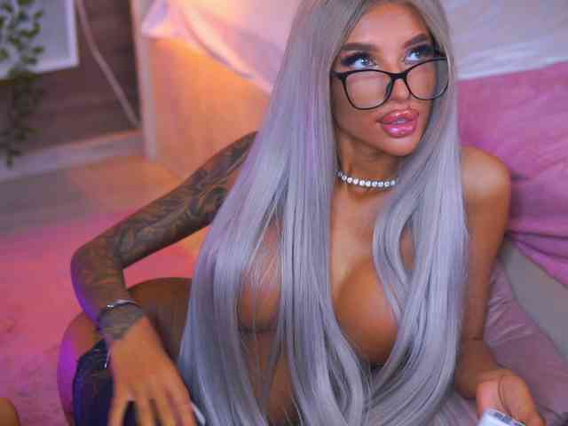 JuicyJessye webcam
