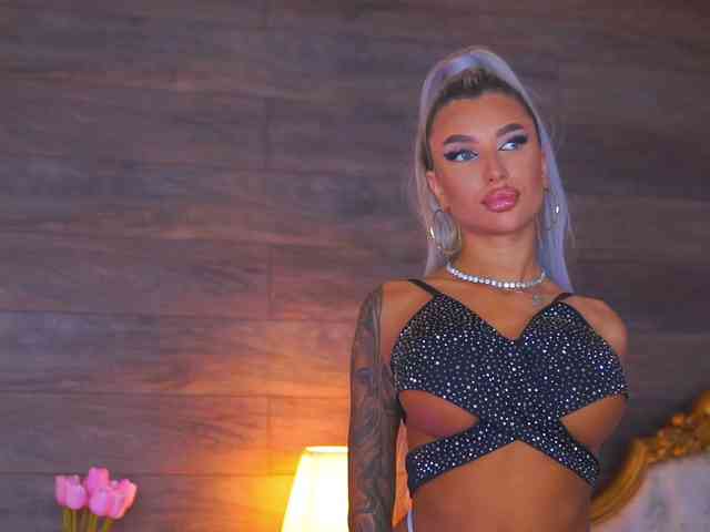 JuicyJessye webcam