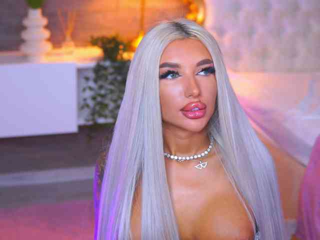 JuicyJessye webcam