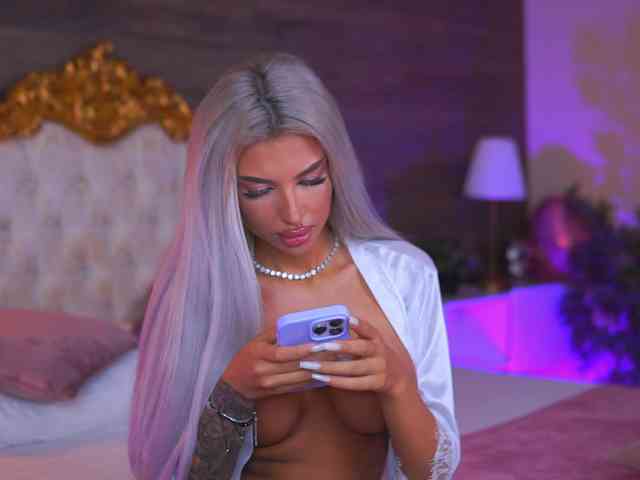 JuicyJessye webcam