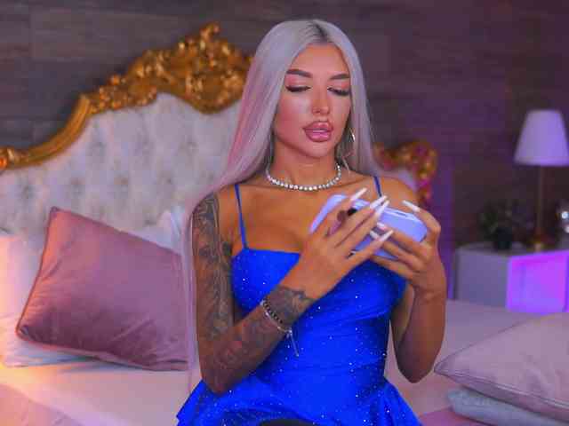 JuicyJessye webcam
