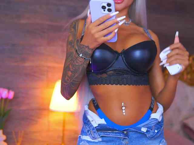JuicyJessye webcam