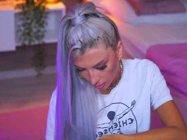 JuicyJessye webcam
