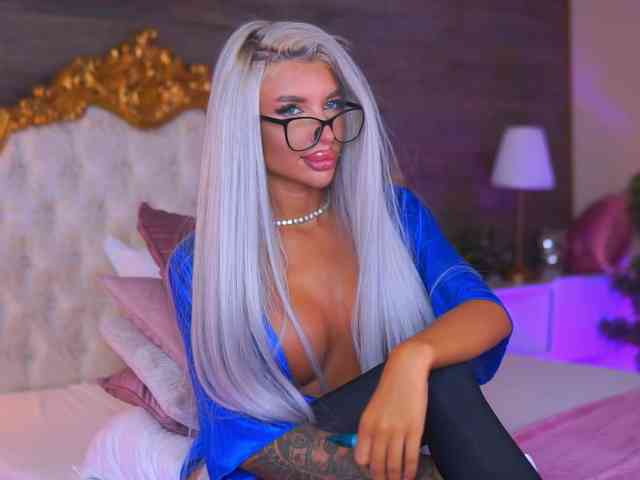 JuicyJessye webcam