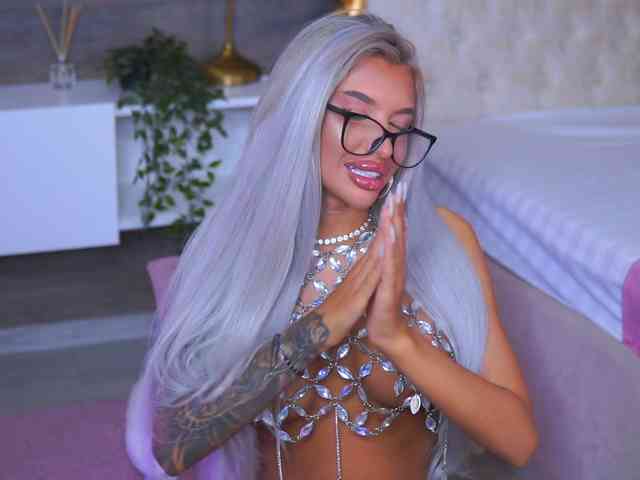 JuicyJessye webcam