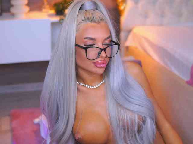 JuicyJessye webcam