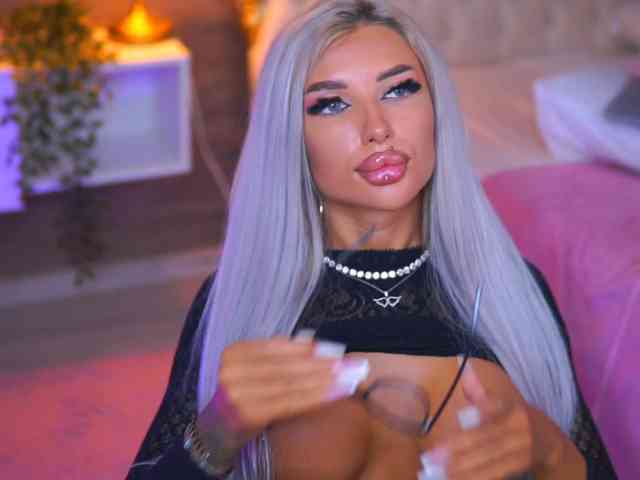 JuicyJessye webcam