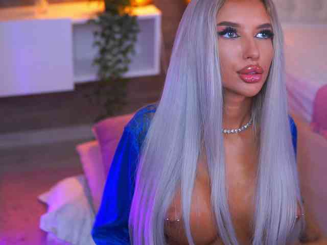 JuicyJessye webcam