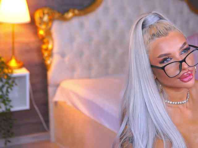 JuicyJessye webcam