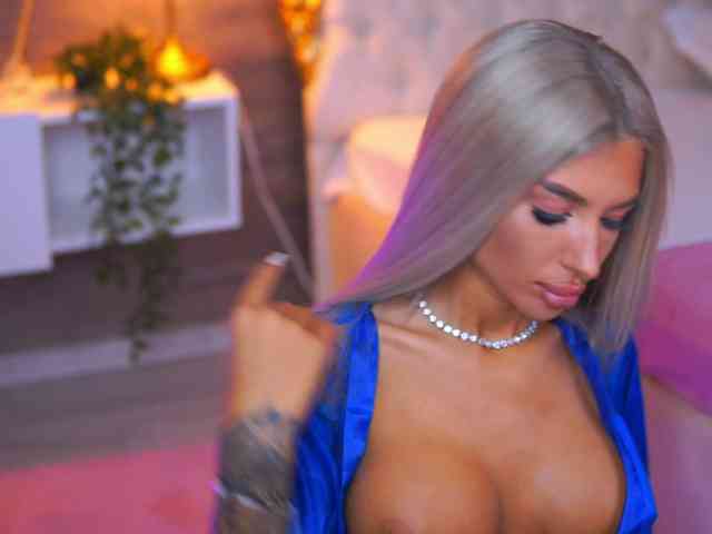 JuicyJessye webcam