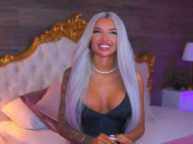 JuicyJessye webcam