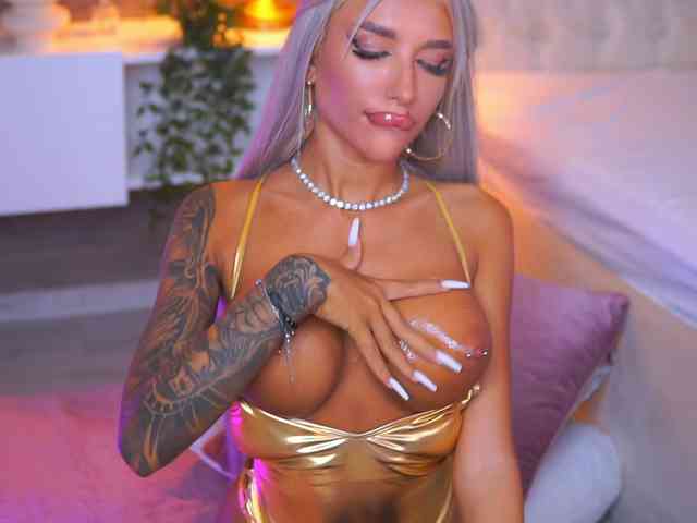 JuicyJessye webcam