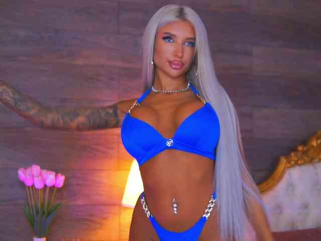 JuicyJessye webcam