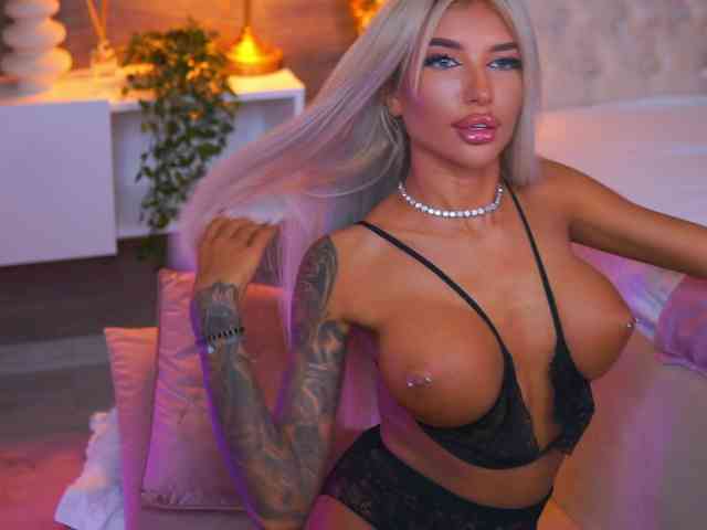 JuicyJessye webcam