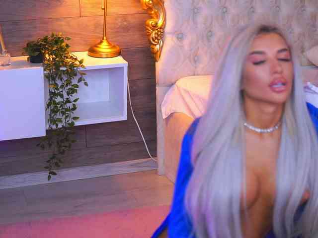 JuicyJessye webcam