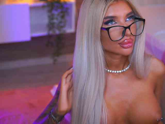 JuicyJessye Sex Cam Show