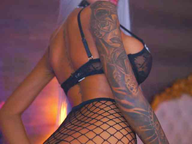 JuicyJessye webcam
