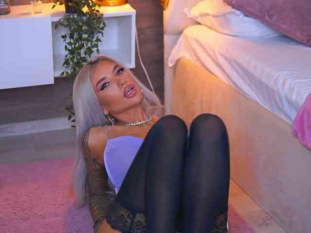 JuicyJessye webcam