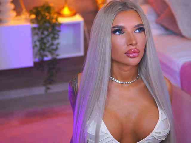 JuicyJessye webcam