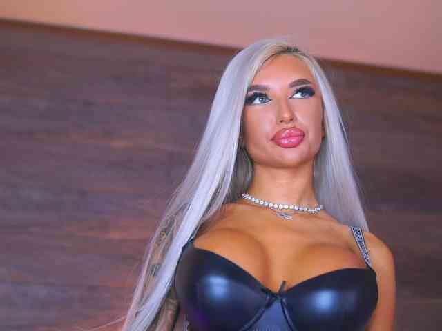 JuicyJessye webcam