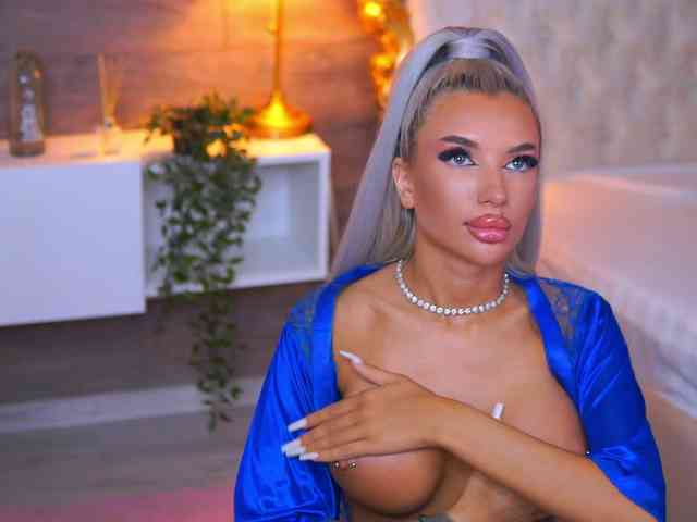 JuicyJessye webcam