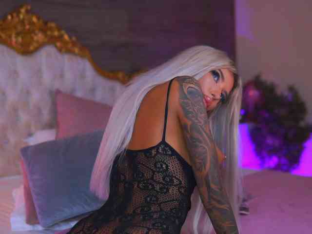 JuicyJessye webcam