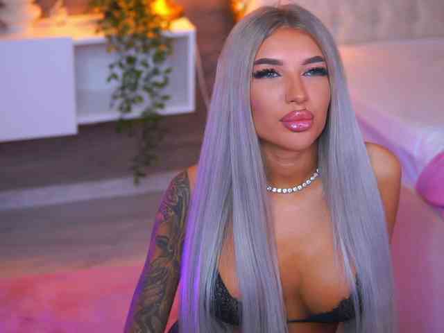 JuicyJessye webcam